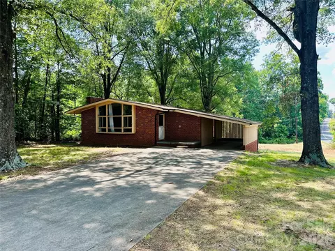 14 Pop Davis Rd, Taylorsville, NC 28681