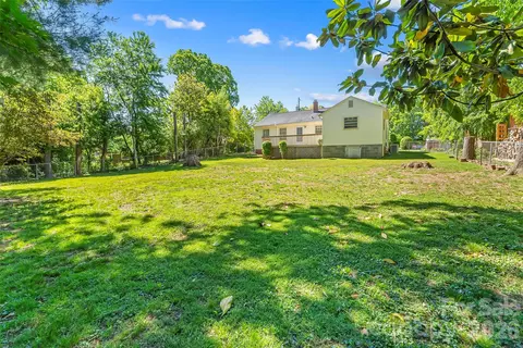 19 Wilburn Rd, Asheville, NC 28806