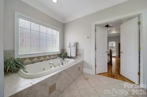 Bath - 263 Hemingway Ln, Fort Mill, SC 29708 photo 2 of 3