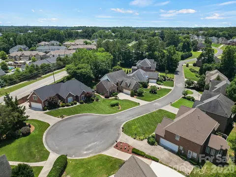 View/Area - 263 Hemingway Ln, Fort Mill, SC 29708 photo 3 of 4