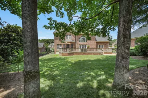Exterior - 263 Hemingway Ln, Fort Mill, SC 29708 photo 5 of 8