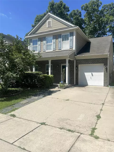 2740 Bramble Ridge Ct, Charlotte, NC 28215