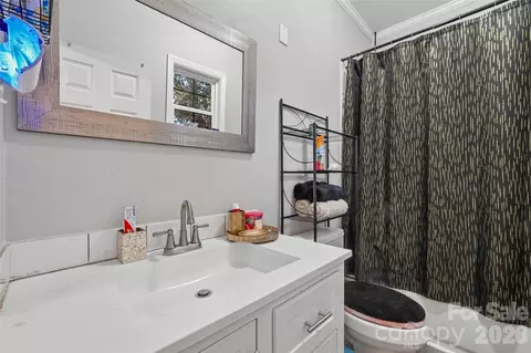 Bath - 506 Bratton St, Chester, SC 29706 photo 2 of 2