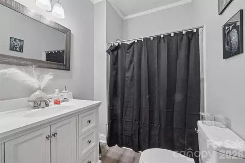Bath - 506 Bratton St, Chester, SC 29706 photo 1 of 2