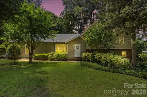 5381 Woodside Dr, Rock Hill, SC 29732