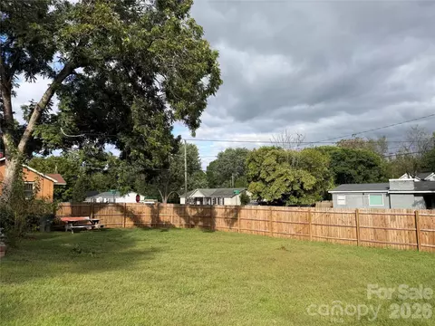 Exterior - 803 Gordon St, Monroe, NC 28112 photo 6 of 9