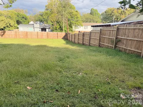 Exterior - 803 Gordon St, Monroe, NC 28112 photo 7 of 9