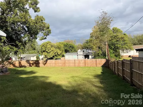 Exterior - 803 Gordon St, Monroe, NC 28112 photo 8 of 9