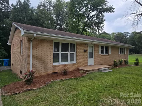 609 Hawthorn Ave, Albemarle, NC 28001