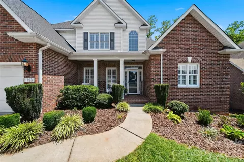 1753 30th Avenue Ne Dr NE, Hickory, NC 28601