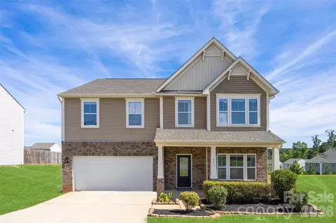 111 Trick Ski Ln, Statesville, NC 28677