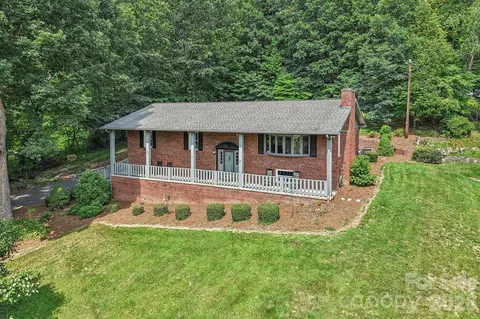 57 Chateau Ln, Waynesville, NC 28786