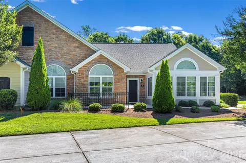 274 Lone Oak Cir, Rock Hill, SC 29732