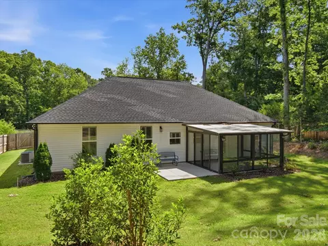 1863 Sardis Dr, Lancaster, SC 29720 photo 3