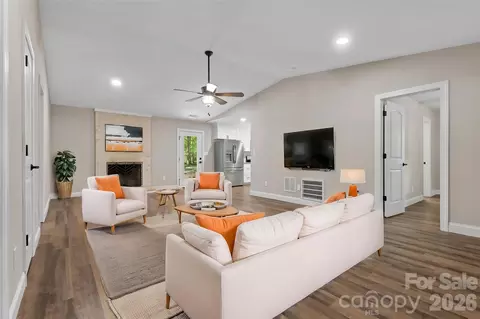 317 Jackson Pl, Matthews, NC 28104