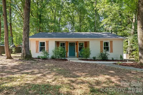 317 Jackson Pl, Matthews, NC 28104