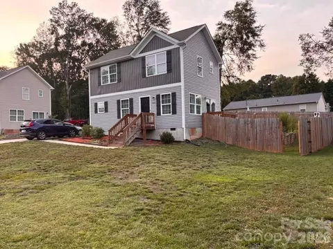 606 E Carpenter St, Dallas, NC 28034