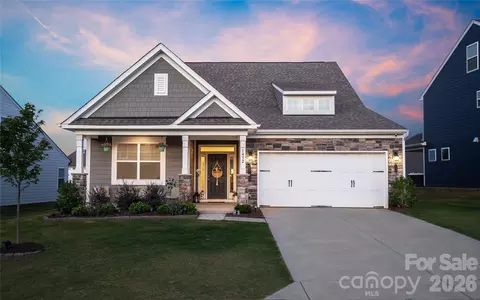 1452 Ardmore Dr, Sherrills Ford, NC 28673