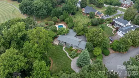 226 20th Avenue Pl, Hickory, NC 28601