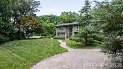 226 20th Avenue Pl, Hickory, NC 28601
