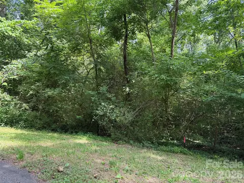 9562 Regent Dr, Davidson, NC 28036 photo 2