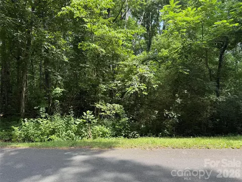 9562 Regent Dr, Davidson, NC 28036 photo 3