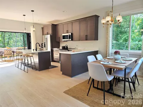 Kitchen - 18 Baker Pl, Arden, NC 28704 photo 2 of 6