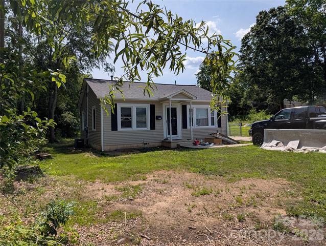 108 S Cherry St, Cherryville, NC 28021