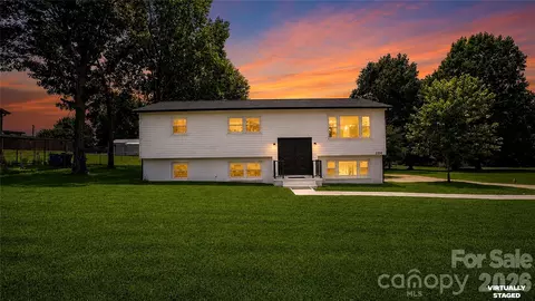 2330 40th Avenue Ne Ct NE, Hickory, NC 28601