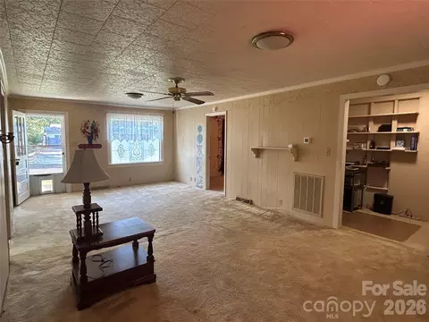 402 E 24th St, Kannapolis, NC 28083 photo 8