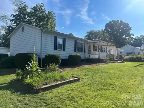 402 E 24th St, Kannapolis, NC 28083 photo 4