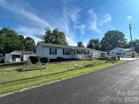 402 E 24th St, Kannapolis, NC 28083 photo 5