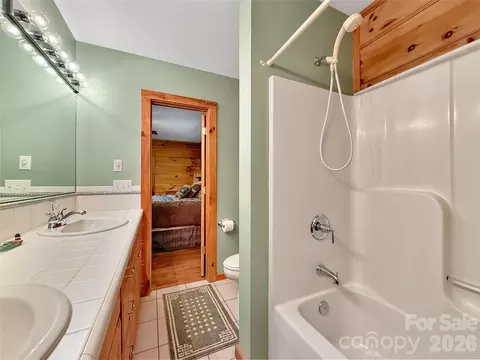 Bath - 219 Red Maple Ln, Boone, NC 28607 photo 2 of 4