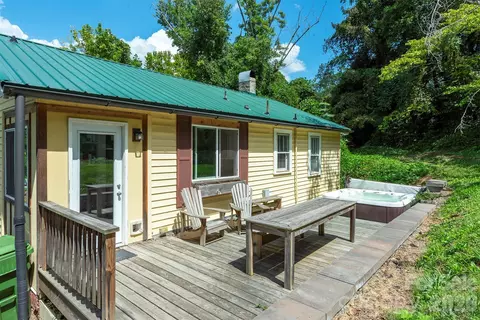 22 Weaver St, Asheville, NC 28801