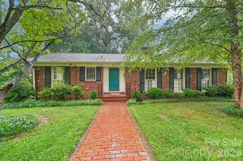 514 Lakeside Dr, Statesville, NC 28677