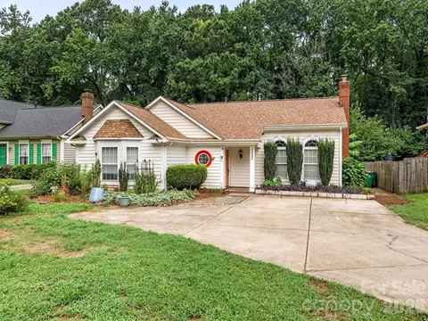 2940 Hosta Dr, Charlotte, NC 28269