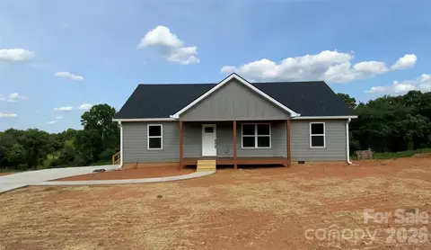 260 Forest Lake Rd, Forest City, NC 28043