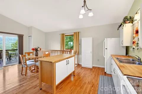 40 E Valley View Dr, Marion, NC 28752 photo 10