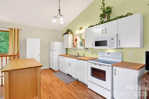 40 E Valley View Dr, Marion, NC 28752 photo 12