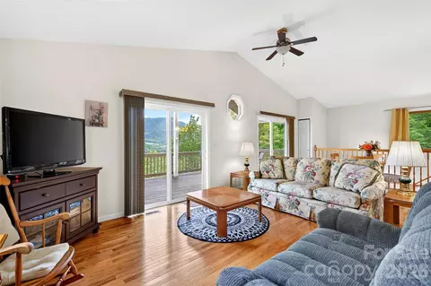 40 E Valley View Dr, Marion, NC 28752 photo 7