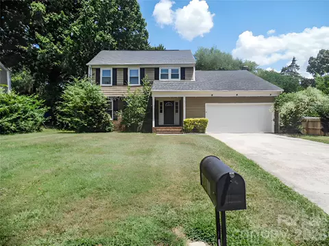 6311 Coach Hill Ln, Charlotte, NC 28212
