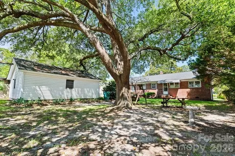Exterior - 63 Lynn Ave, Cheraw, SC 29520 photo 1 of 8