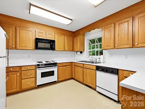 Kitchen - 5950 King Wilkinson Rd, Denver, NC 28037 photo 2 of 3