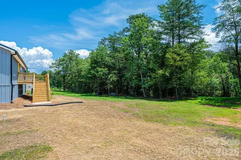 Exterior - 2047 Bailey Dr, Hickory, NC 28601 photo 5 of 5