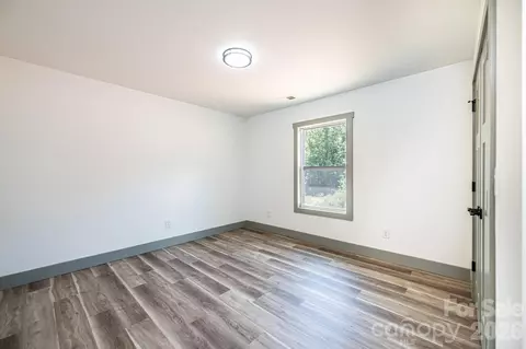 Bedroom - 2047 Bailey Dr, Hickory, NC 28601 photo 3 of 5