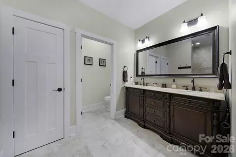 Bath - 880 Shiloh Unity Rd, Lancaster, SC 29720 photo 2 of 5