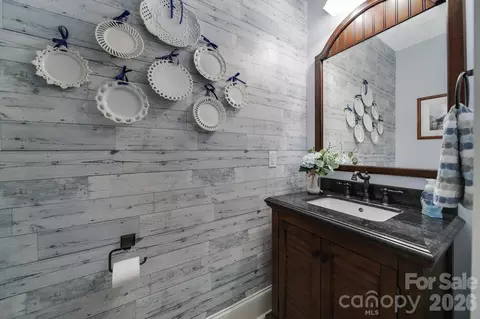 Bath - 880 Shiloh Unity Rd, Lancaster, SC 29720 photo 1 of 5