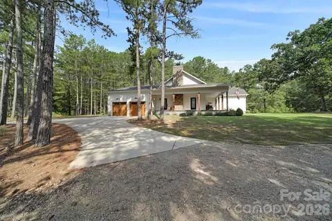 Exterior - 880 Shiloh Unity Rd, Lancaster, SC 29720 photo 2 of 8