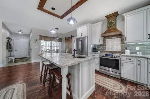 Kitchen - 880 Shiloh Unity Rd, Lancaster, SC 29720 photo 2 of 5