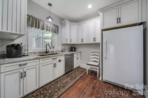 Kitchen - 880 Shiloh Unity Rd, Lancaster, SC 29720 photo 5 of 5